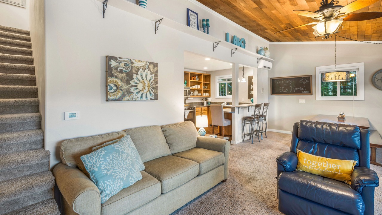 Photo of Livingroom in Shelton