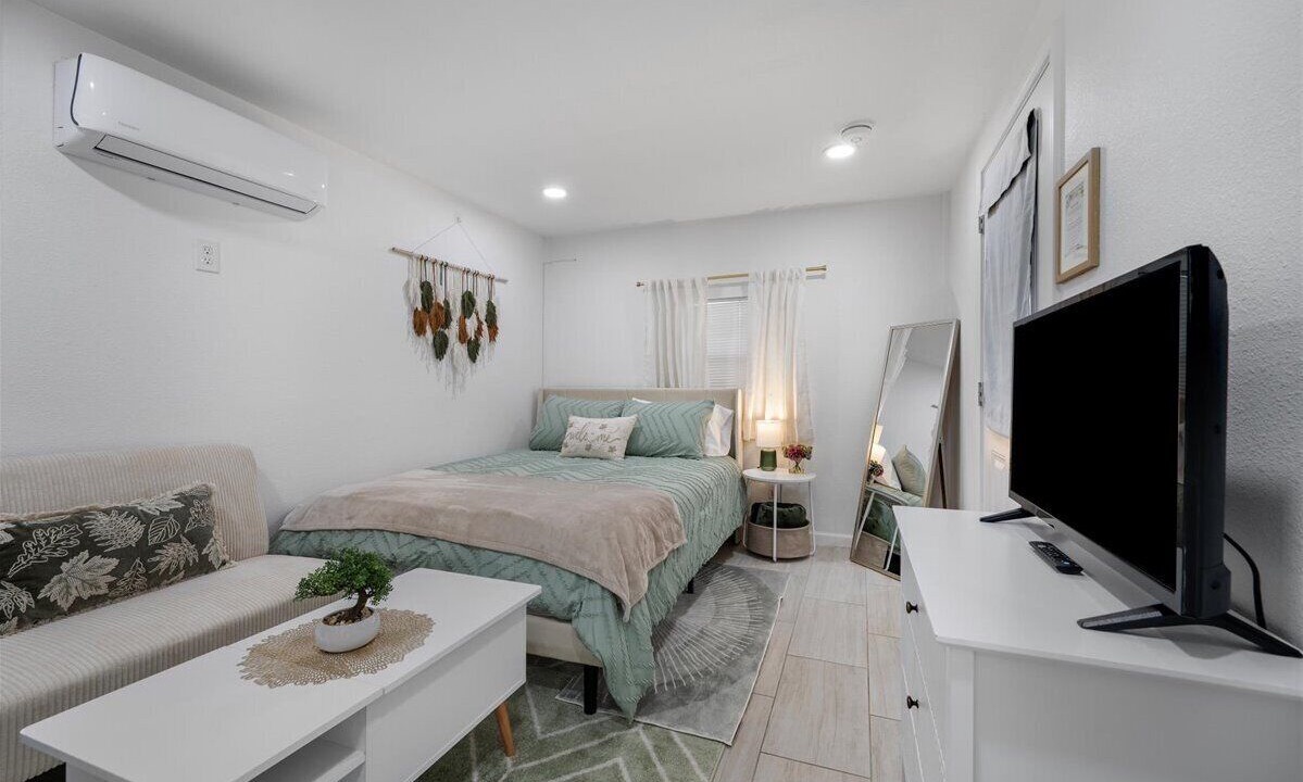 Photo of Bedroom in East Cesar Chavez