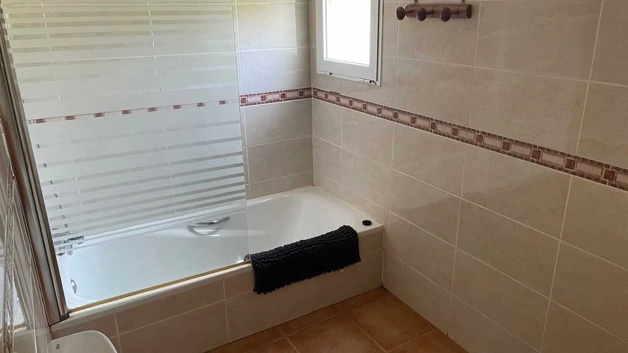 Photo of Bathroom in Constanti