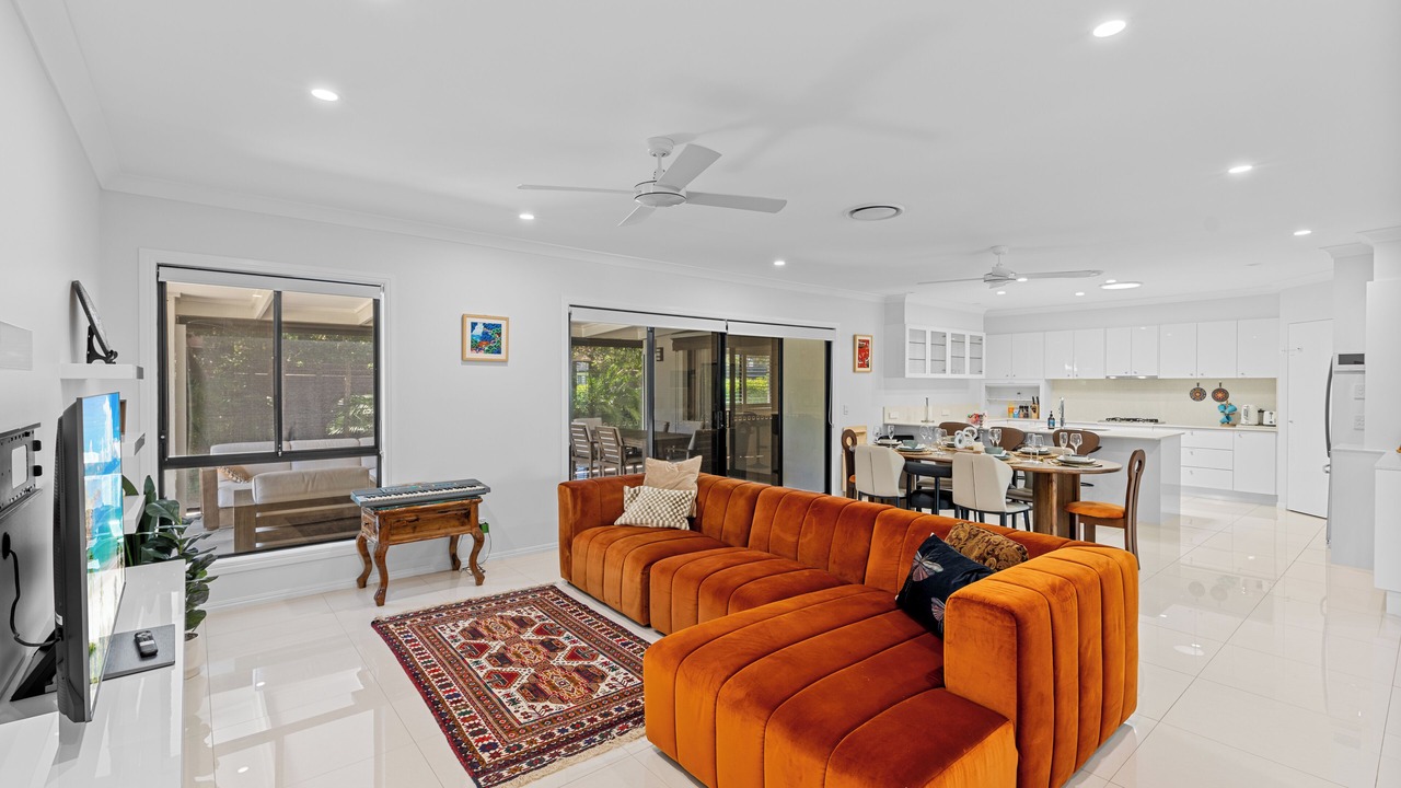 Photo of Livingroom in Burleigh Waters