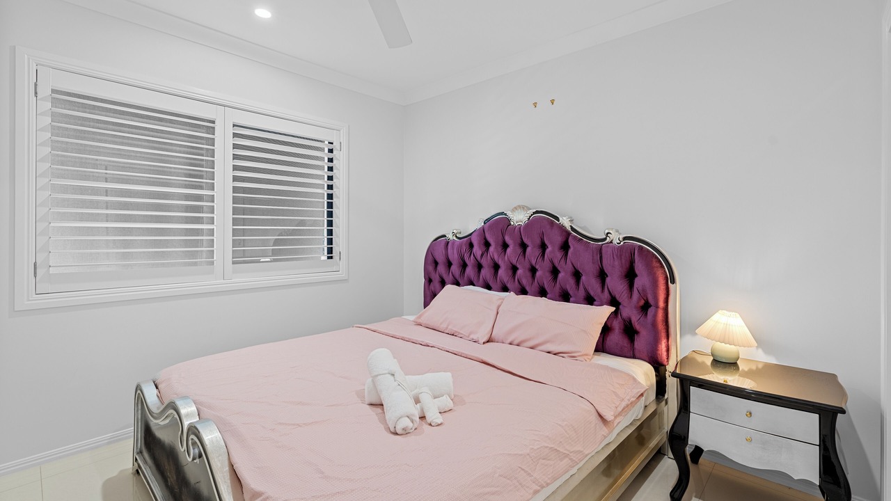 Photo of Bedroom in Burleigh Waters