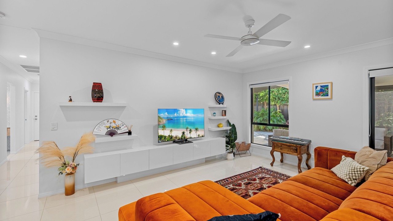 Photo of Livingroom in Burleigh Waters