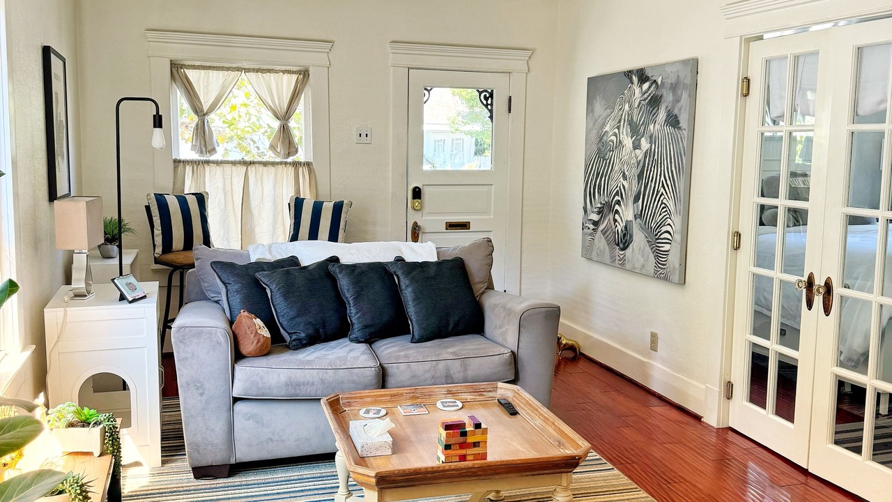 Photo of Livingroom in Eastside