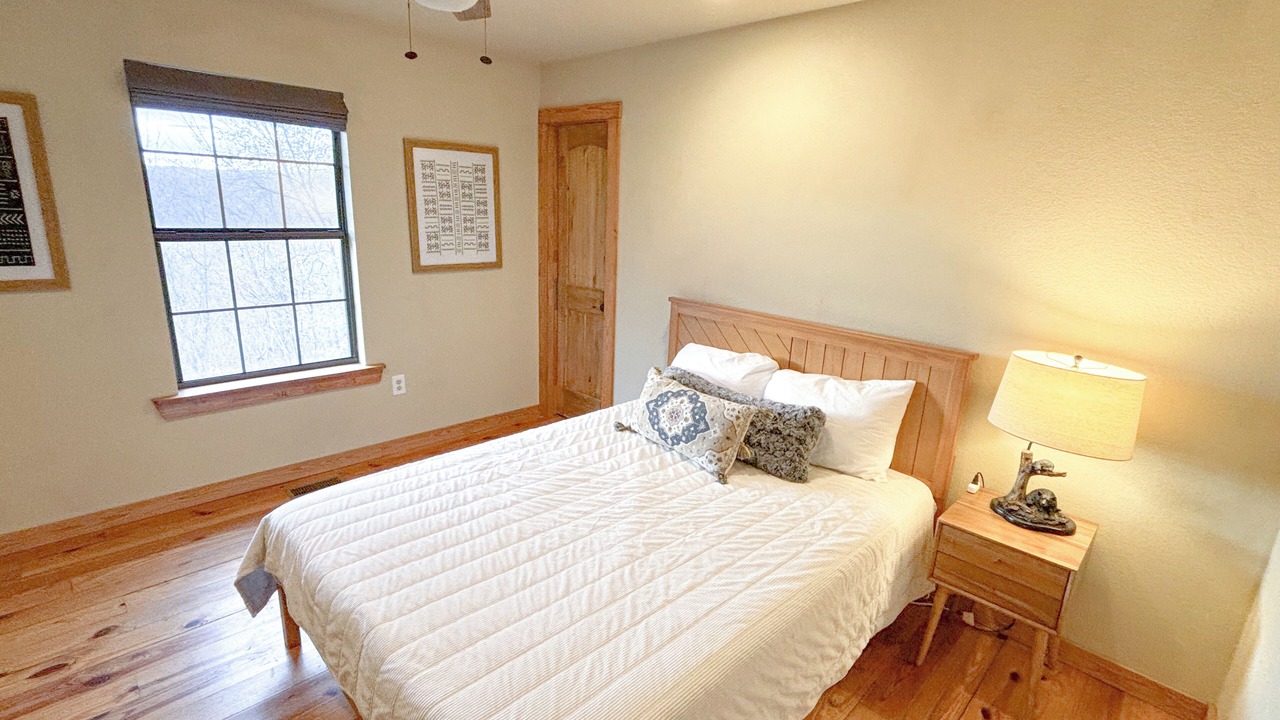 Photo of Bedroom in Mountainburg