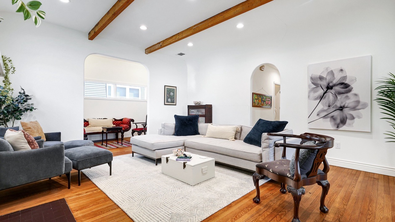 Photo of Livingroom in Castle Hills