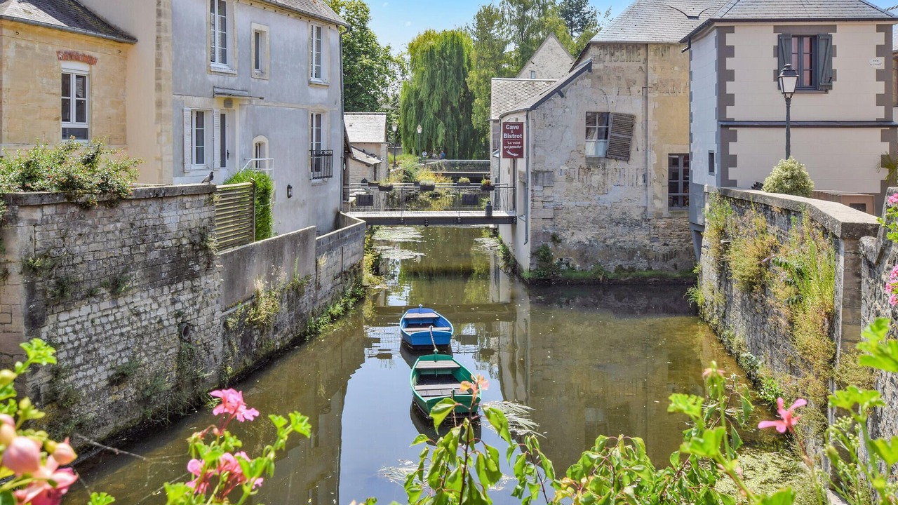 Photo of Others in Esquay-sur-Seulles