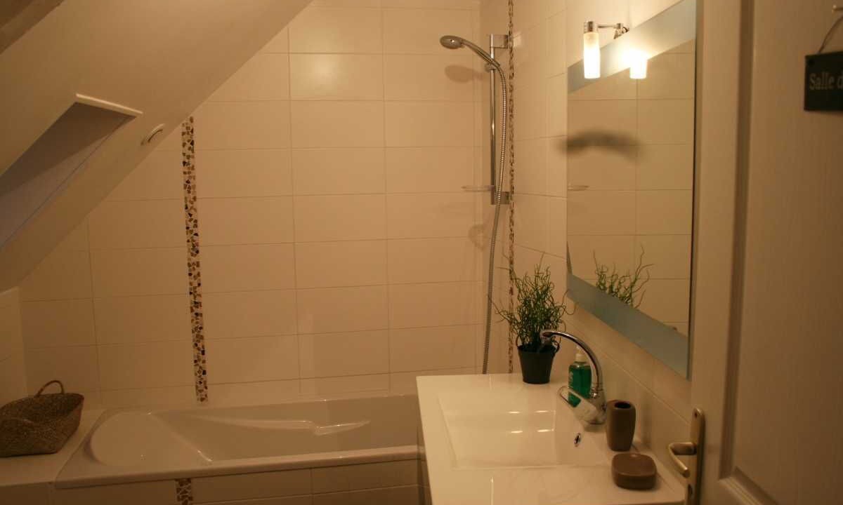 Photo of Bathroom in Henanbihen