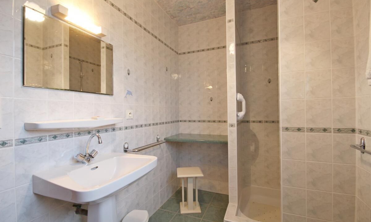 Photo of Bathroom in Plouharnel