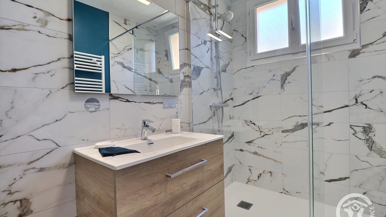 Photo of Bathroom in Ecartelee-Bonabry-Orieres-Paron