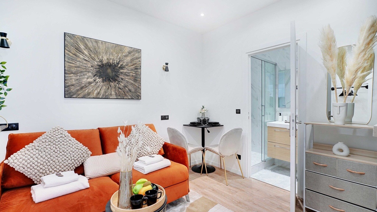 Photo of Livingroom in 17th Arrondissement