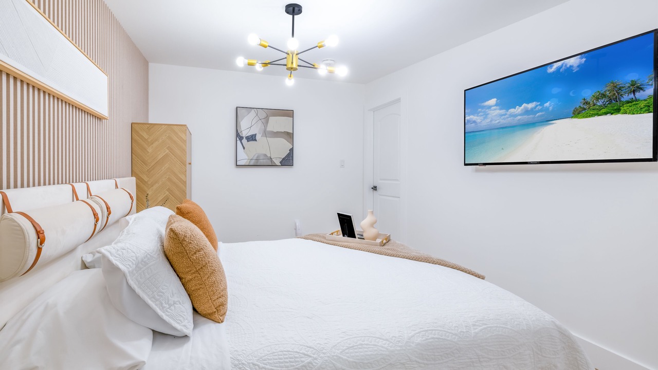 Photo of Bedroom in Olympia Heights