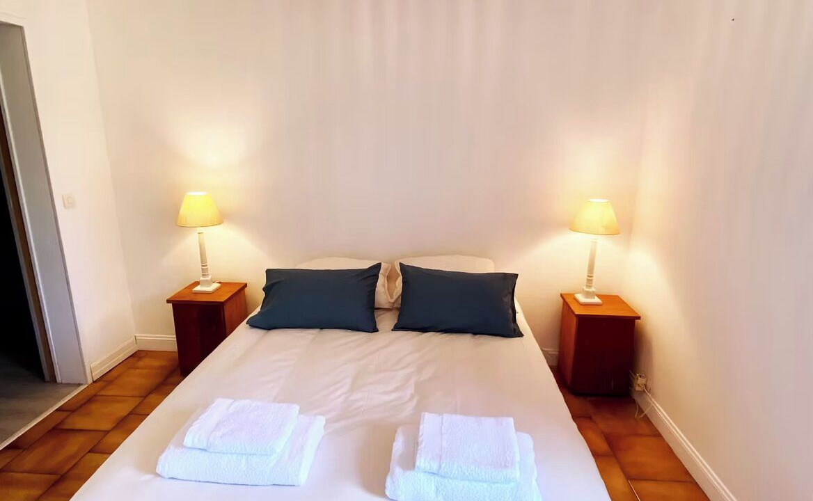 Photo of Bedroom in Moulins-le-Carbonnel