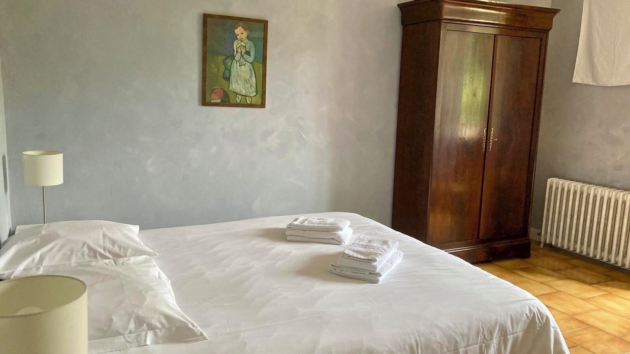 Photo of Bedroom in Moulins-le-Carbonnel