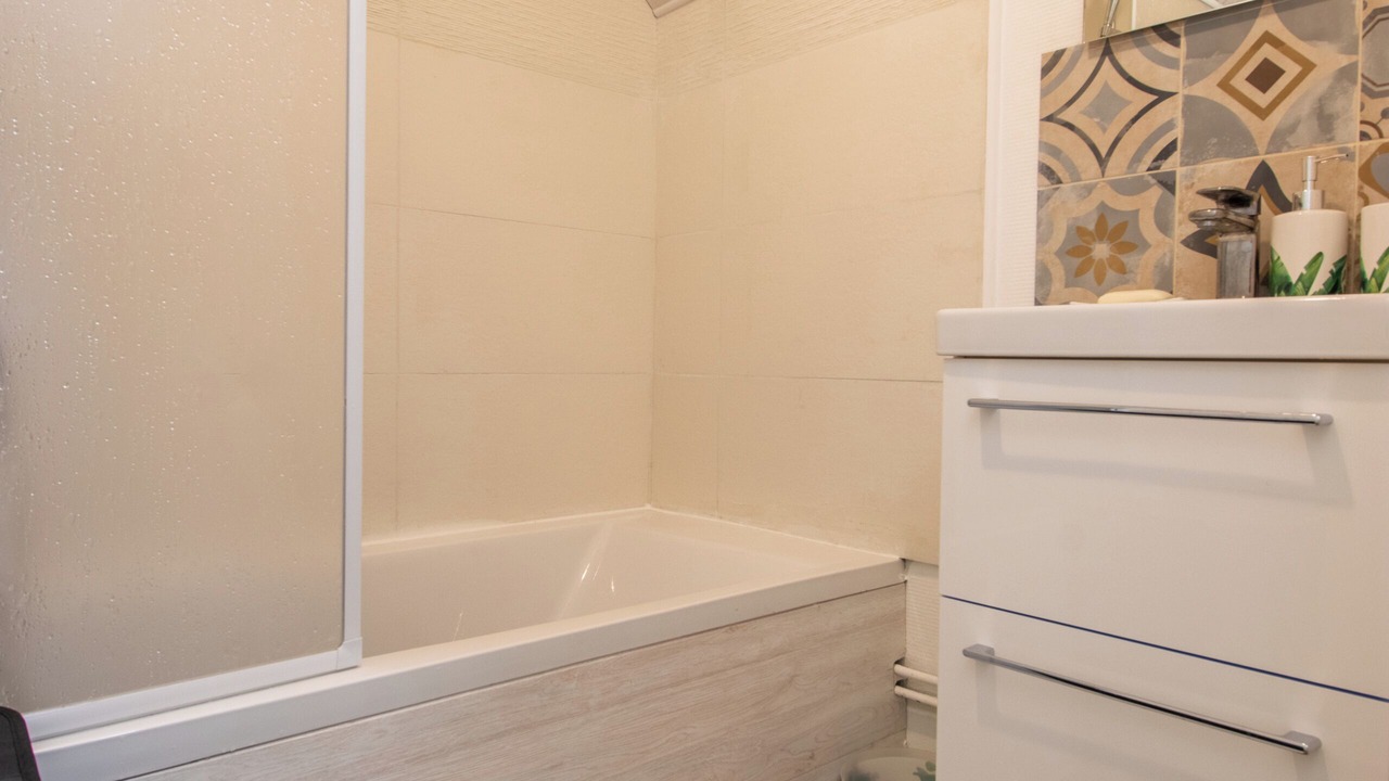 Photo of Bathroom in Calais