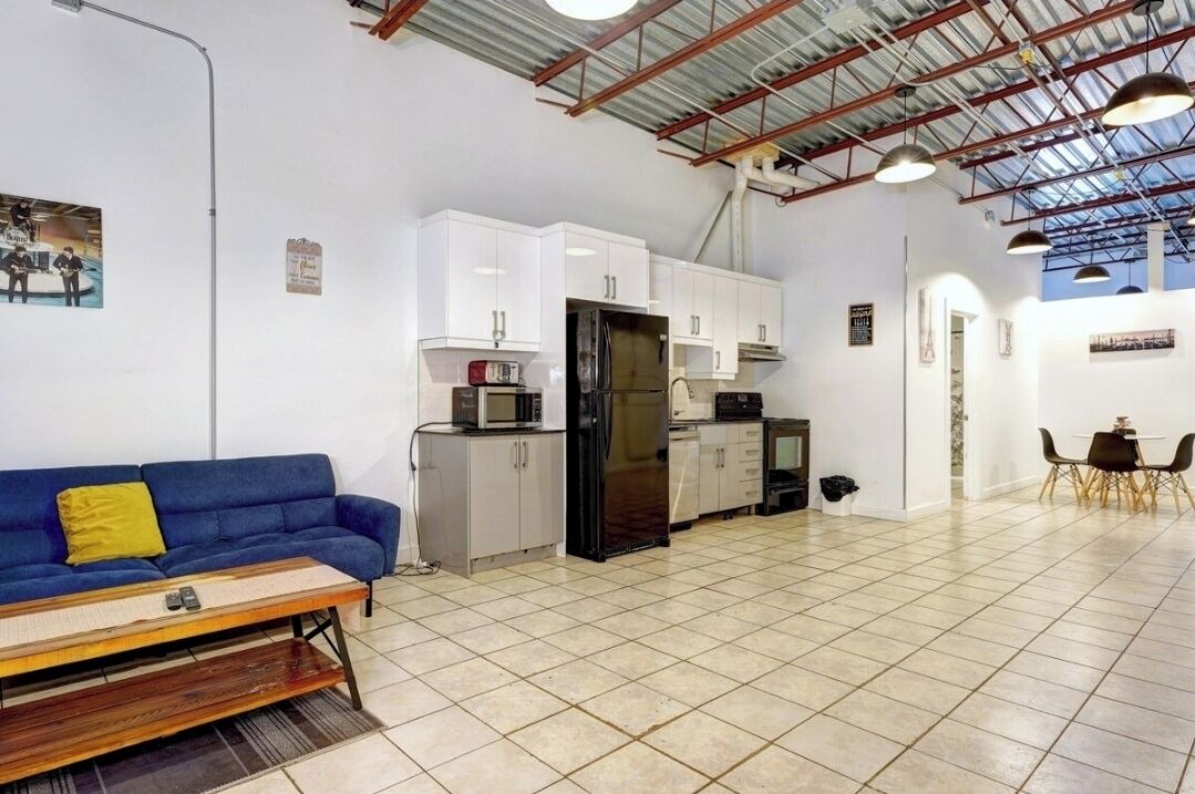 Photo of Livingroom in La Petite-Patrie