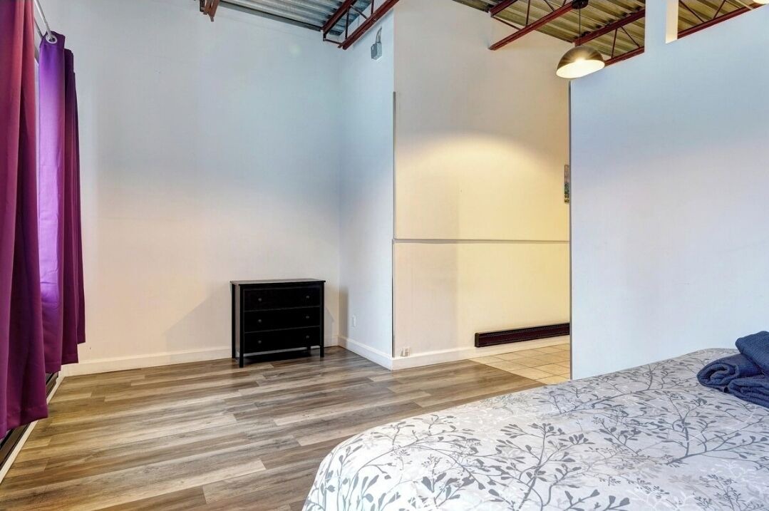 Photo of Bedroom in La Petite-Patrie