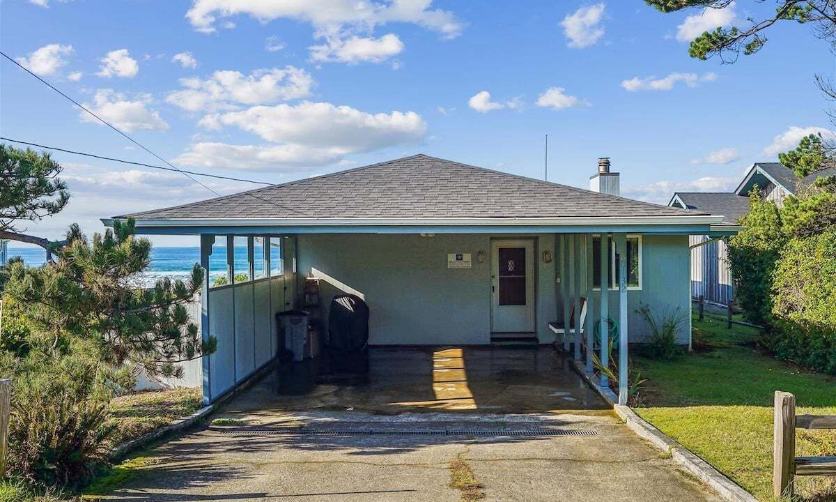 Photo of Others in Arch Cape