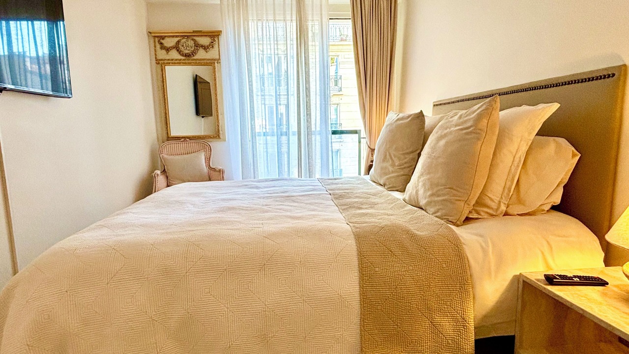 Photo of Bedroom in Passy