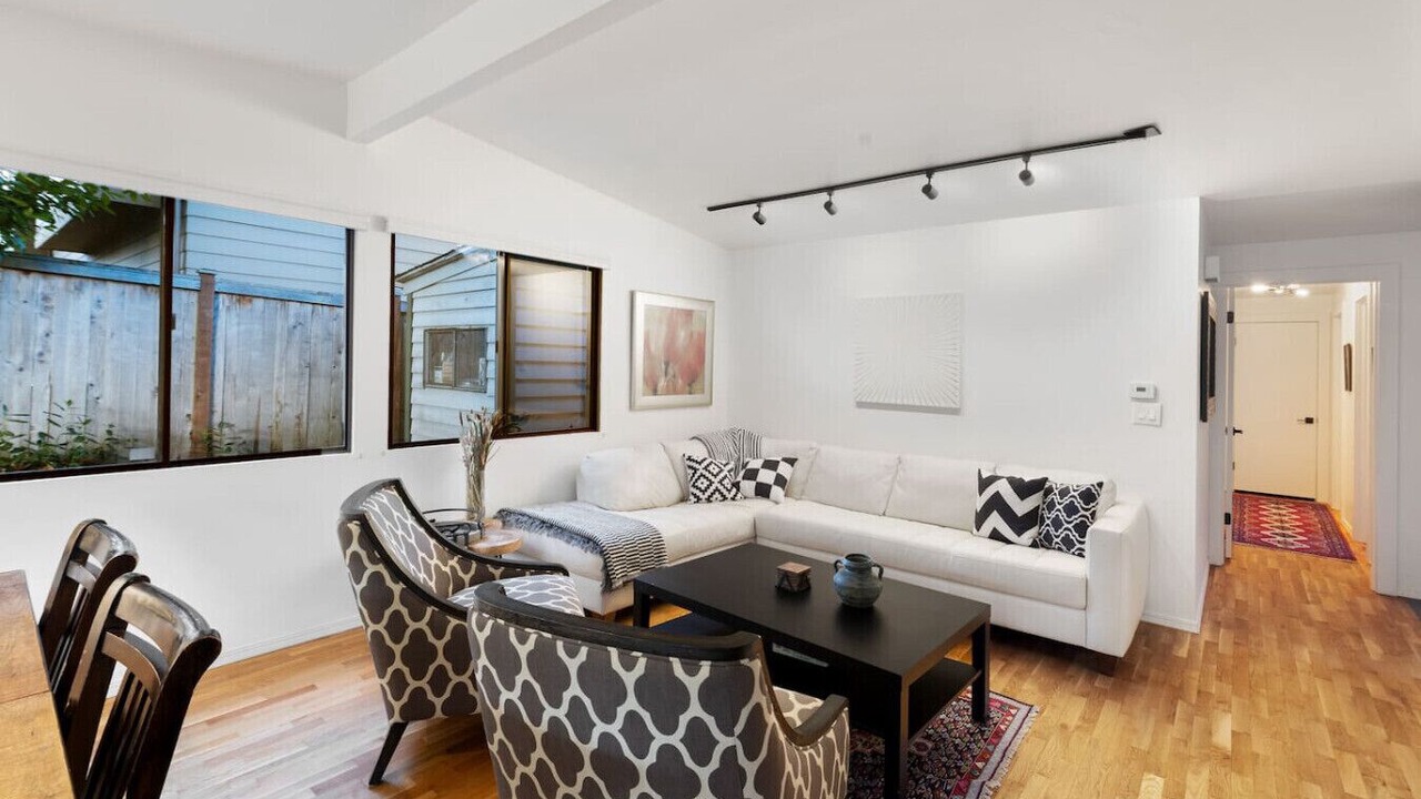 Photo of Livingroom in Bridle Trails