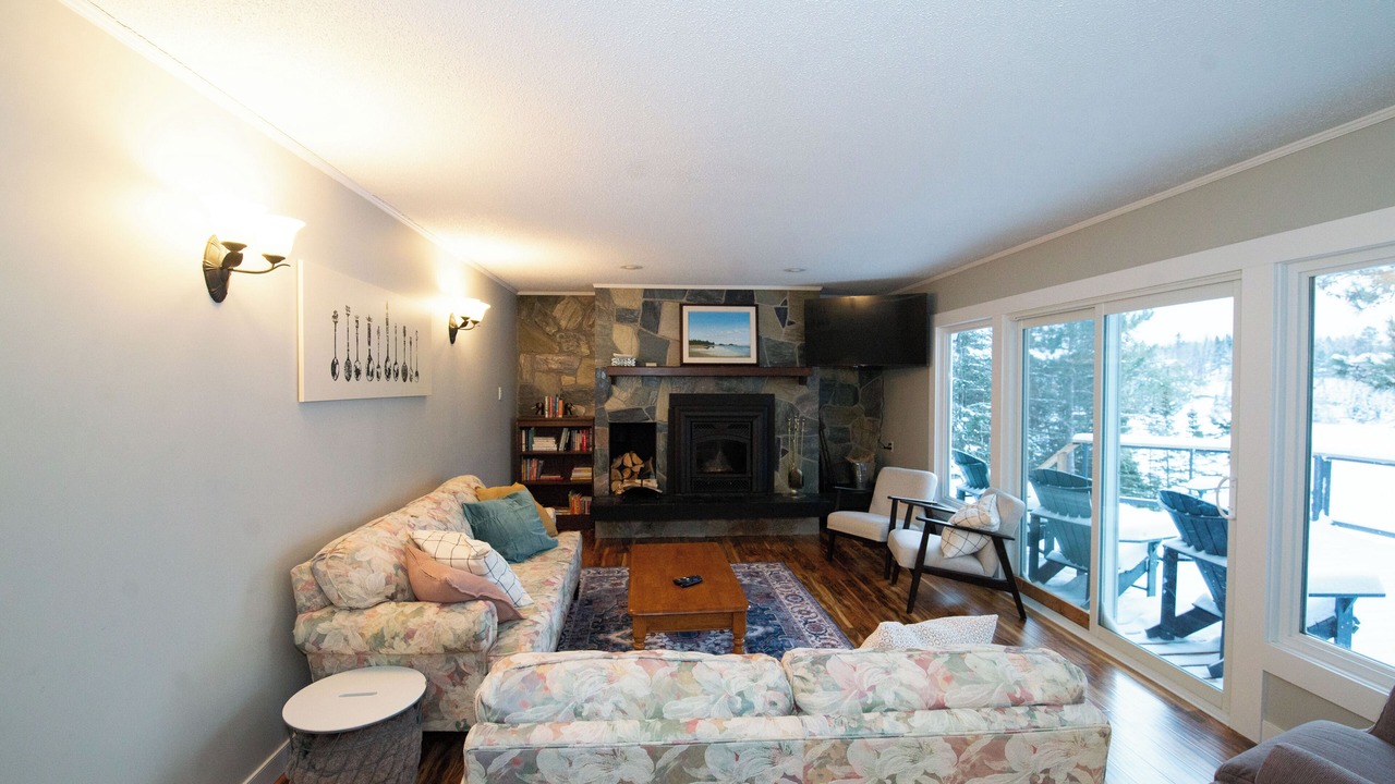 Photo of Livingroom in Kenora