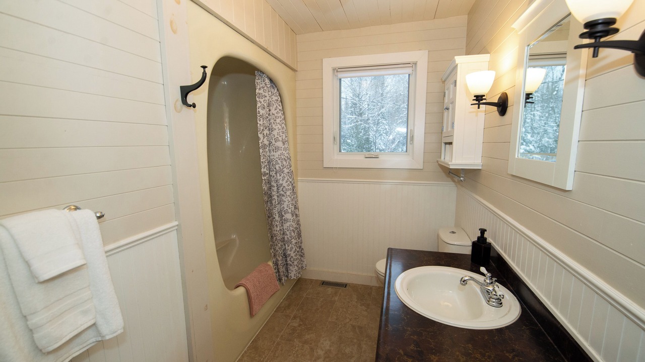 Photo of Bathroom in Kenora