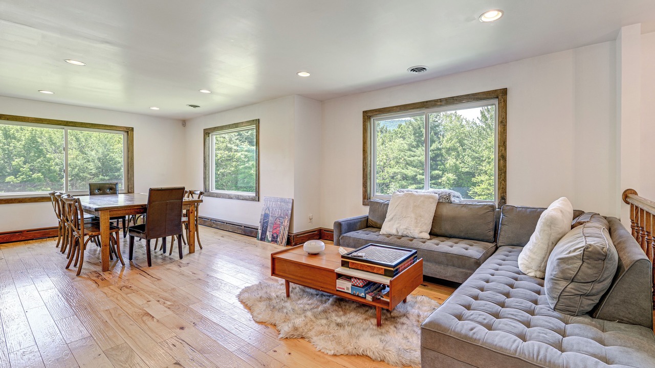 Photo of Livingroom in East Jewett