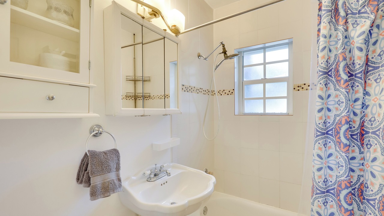 Photo of Bathroom in Harbordale