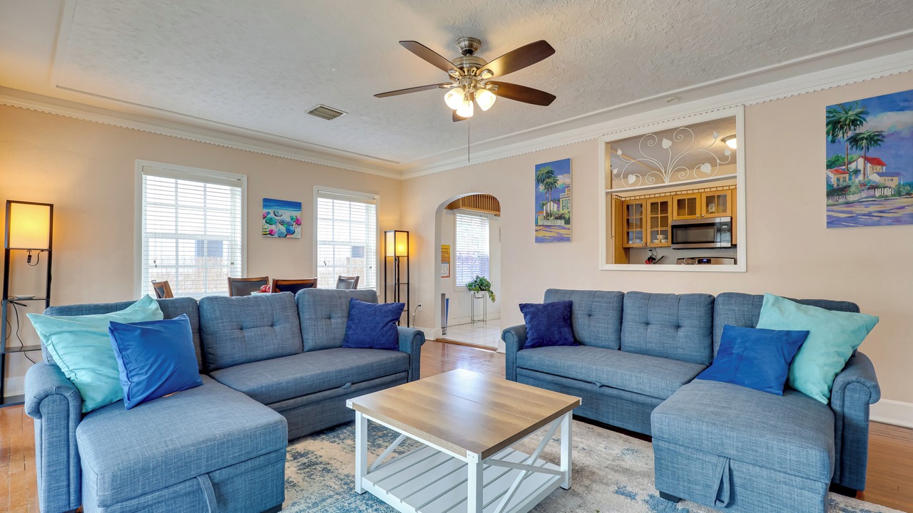 Photo of Livingroom in Harbordale