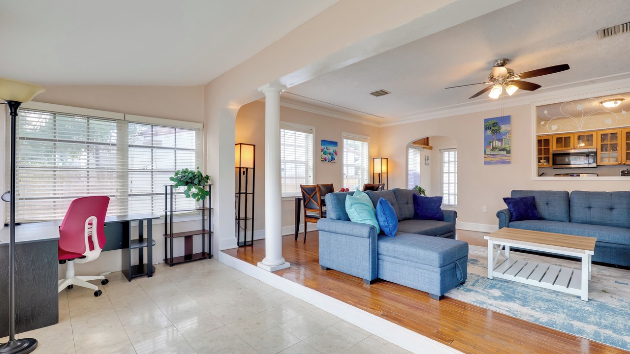 Photo of Livingroom in Harbordale