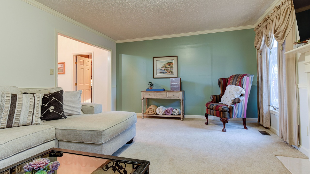 Photo of Livingroom in Fletcher