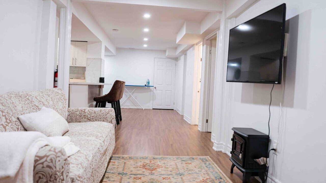 Photo of Livingroom in Ajax