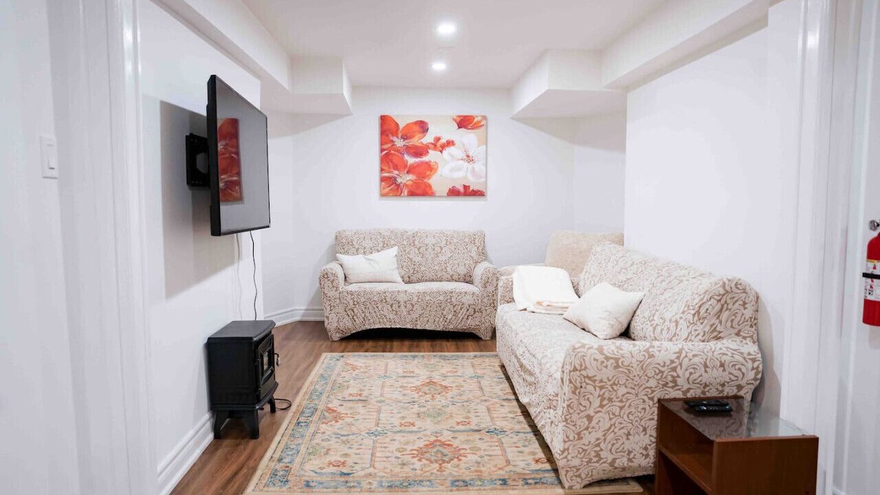 Photo of Livingroom in Ajax