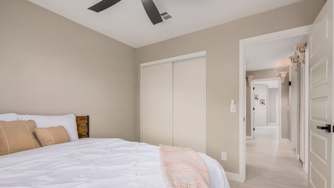 Photo of Bedroom in Alta Mesa Community Association
