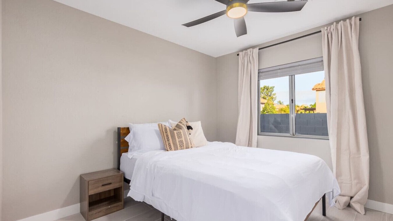 Photo of Bedroom in Alta Mesa Community Association