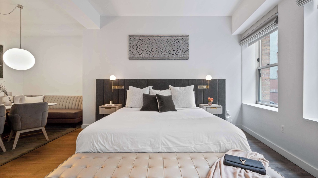 Photo of Bedroom in Financial District