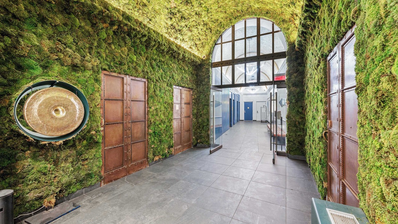 Photo of Others in Financial District