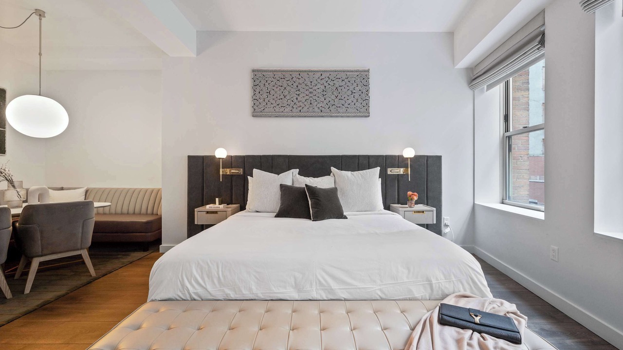 Photo of Bedroom in Financial District
