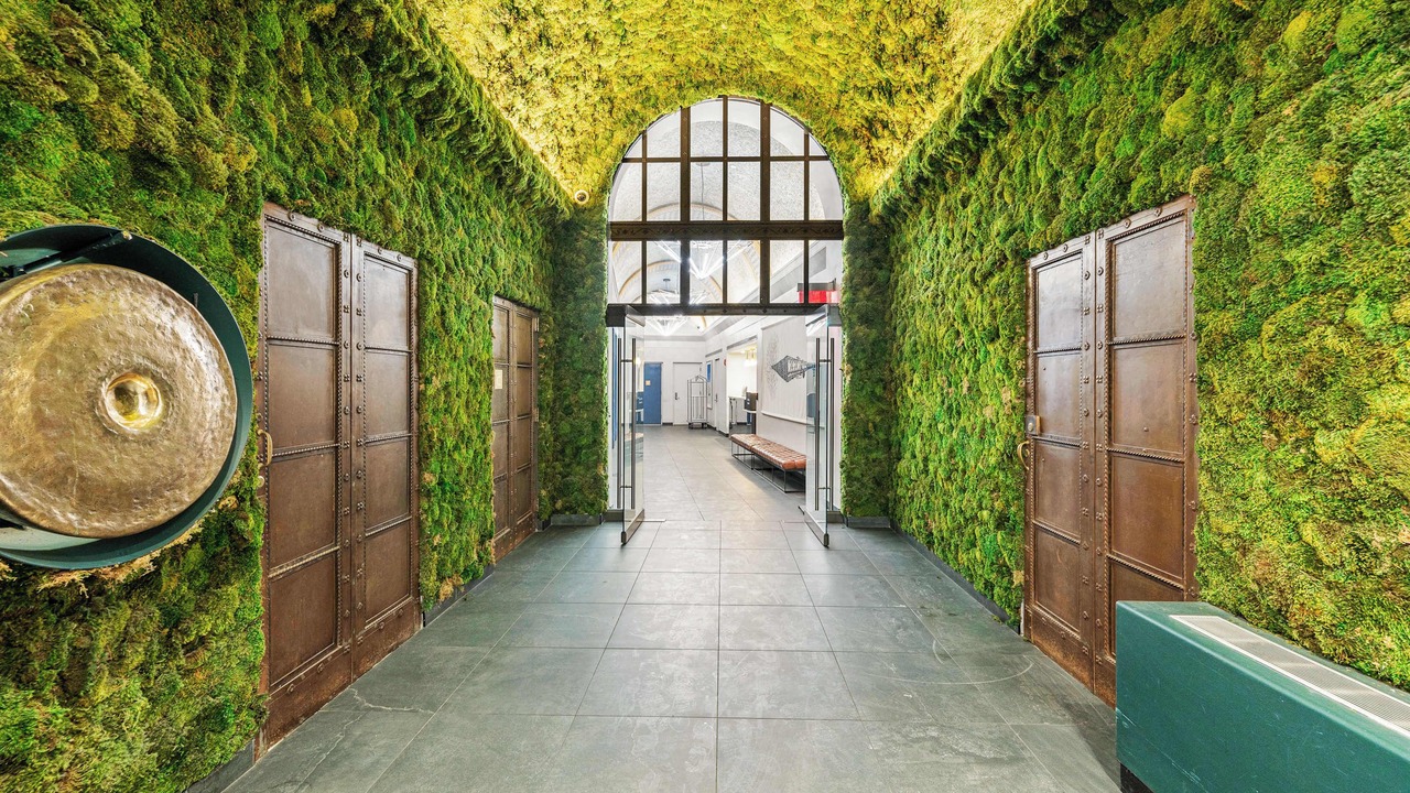 Photo of Others in Financial District