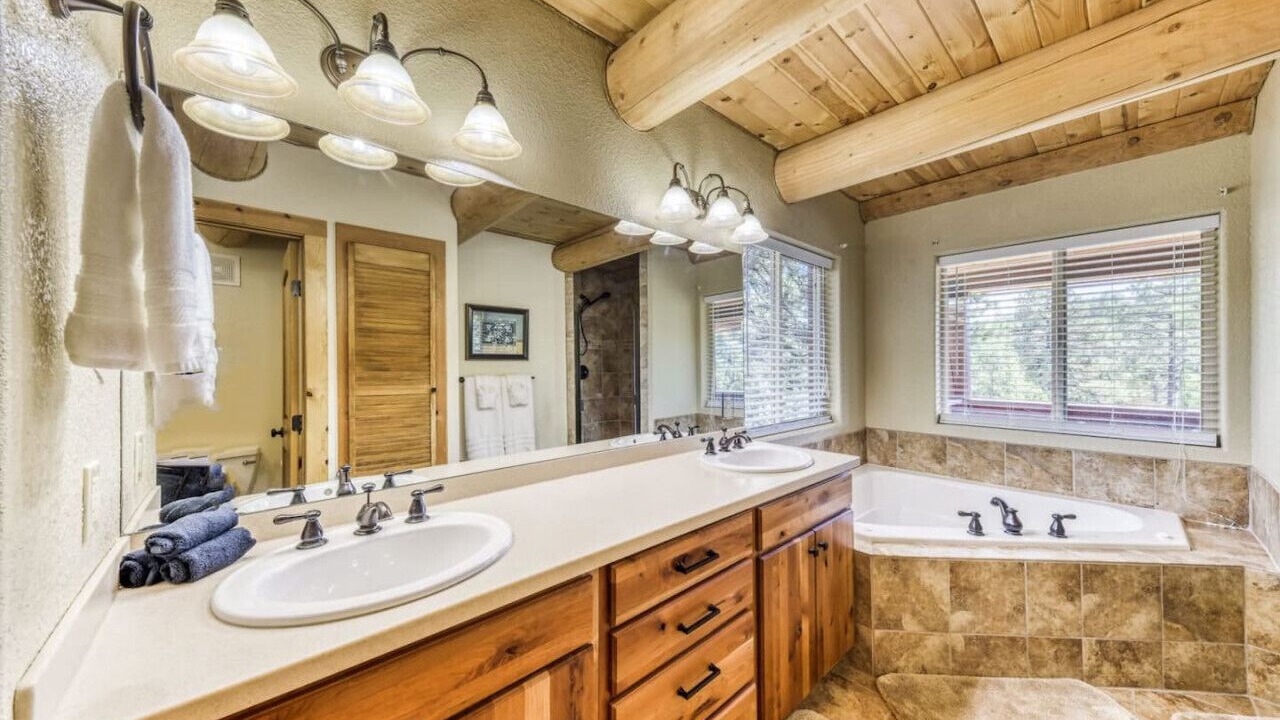 Photo of Bathroom in Ruidoso