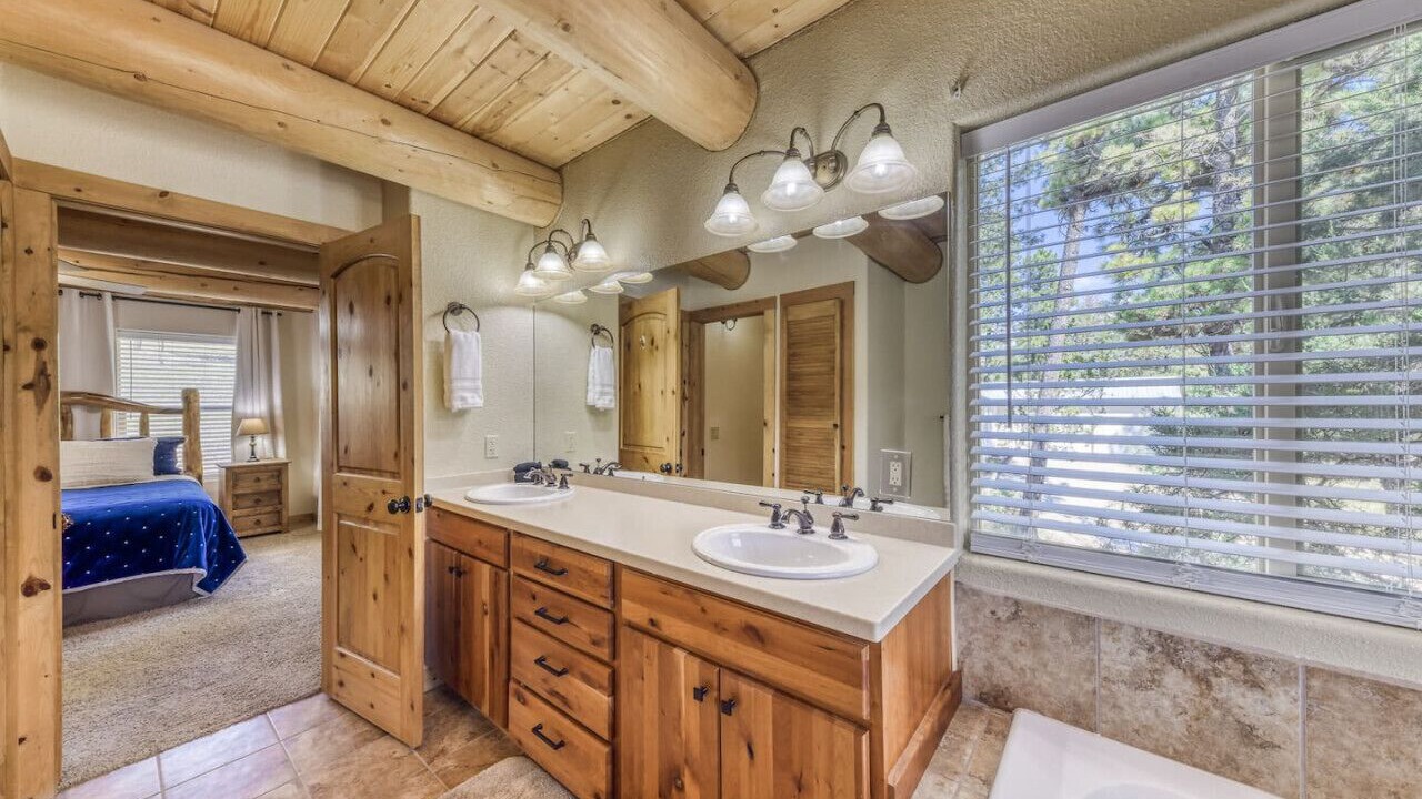 Photo of Bathroom in Ruidoso