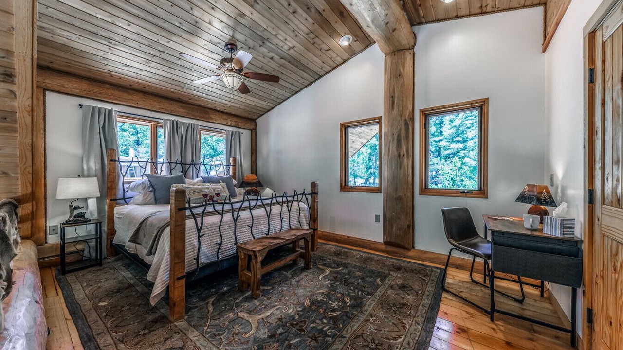 Photo of Bedroom in Ruidoso