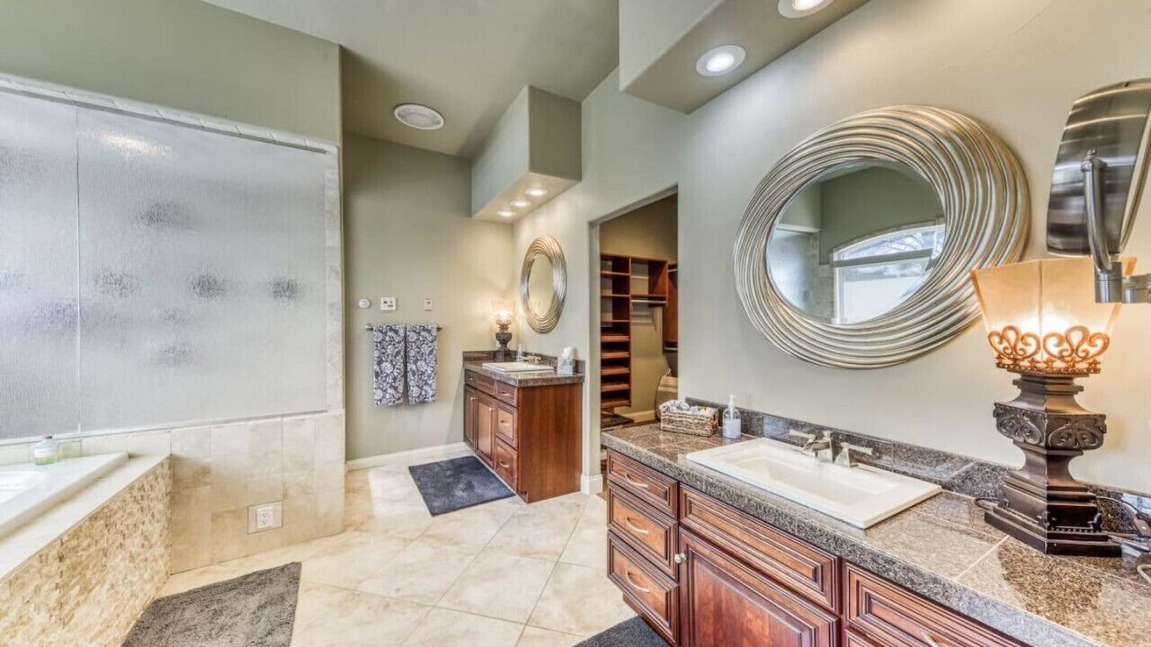Photo of Bathroom in Alto