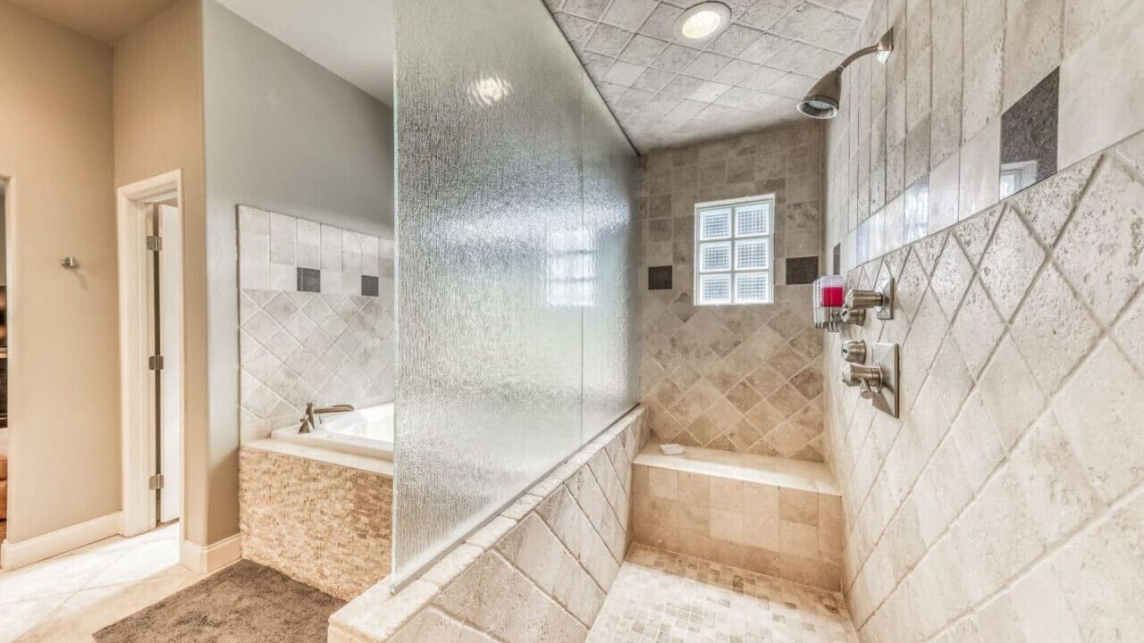 Photo of Bathroom in Alto