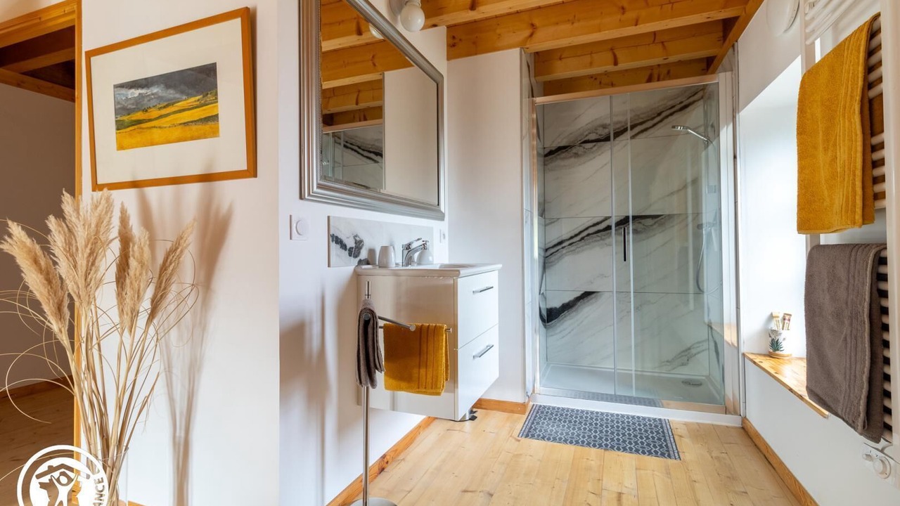 Photo of Bathroom in Saint-Saturnin