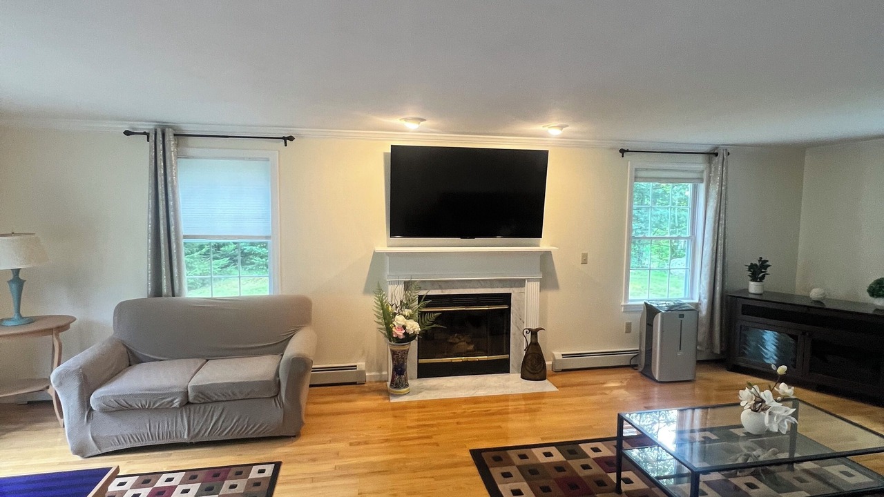 Photo of Livingroom in Charlestown