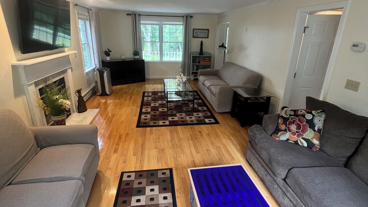 Photo of Livingroom in Charlestown