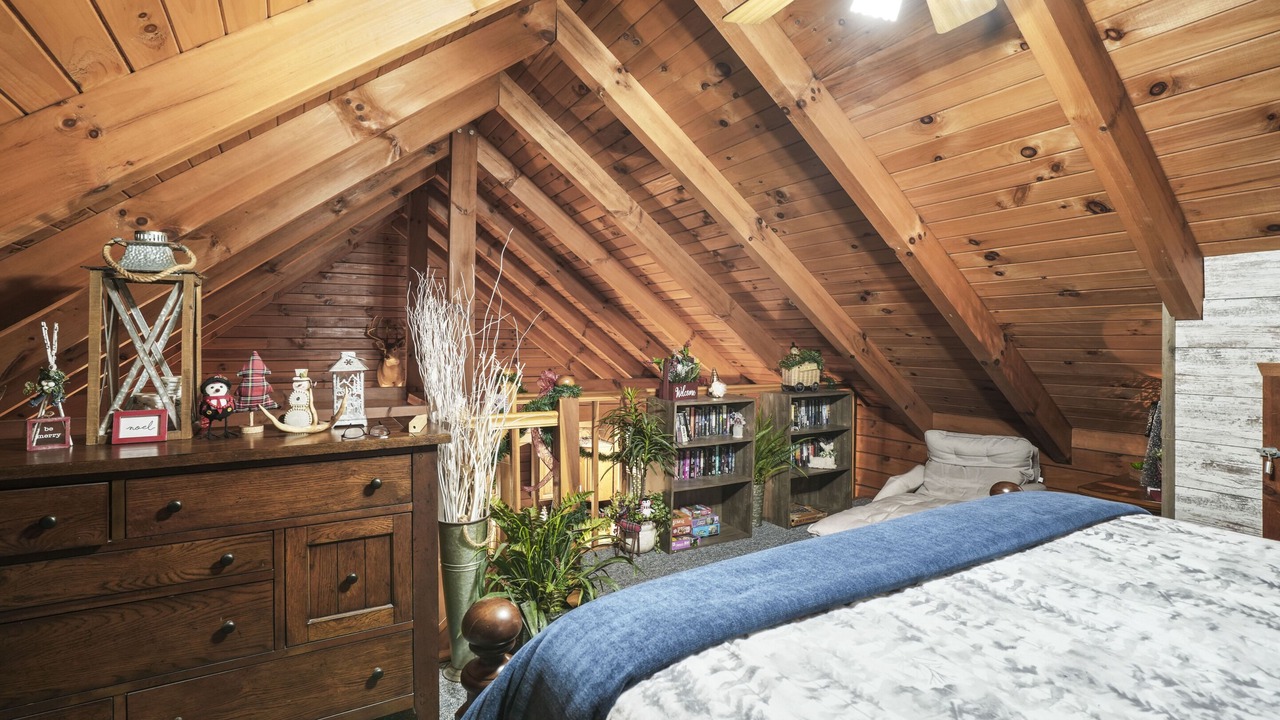 Photo of Bedroom in Laurelville