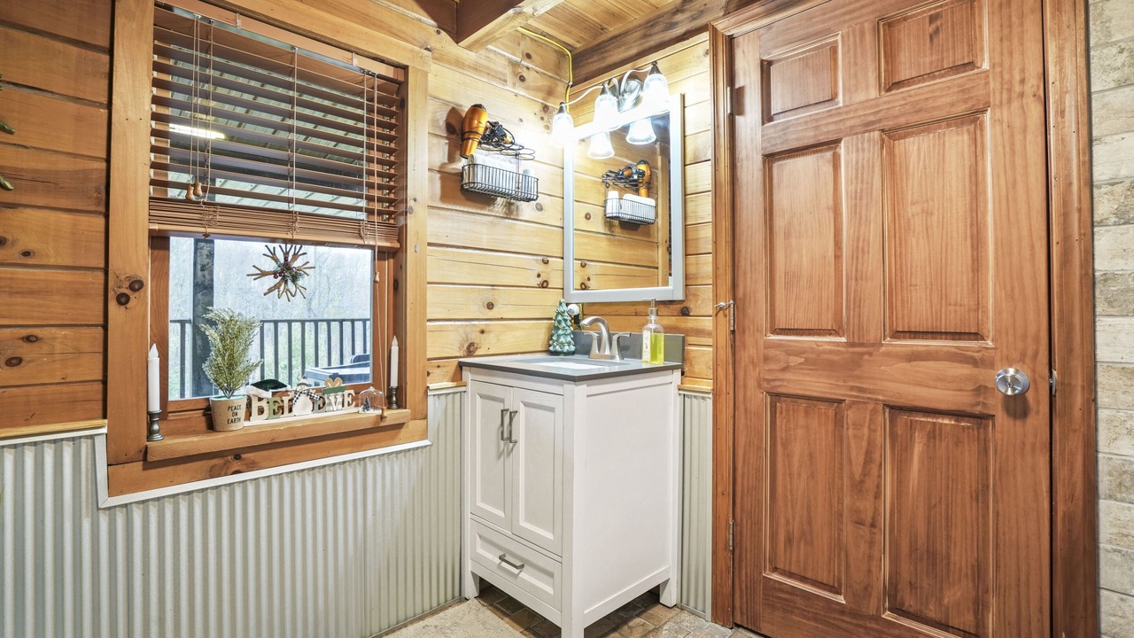 Photo of Bathroom in Laurelville