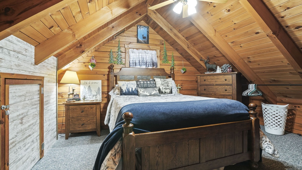 Photo of Bedroom in Laurelville