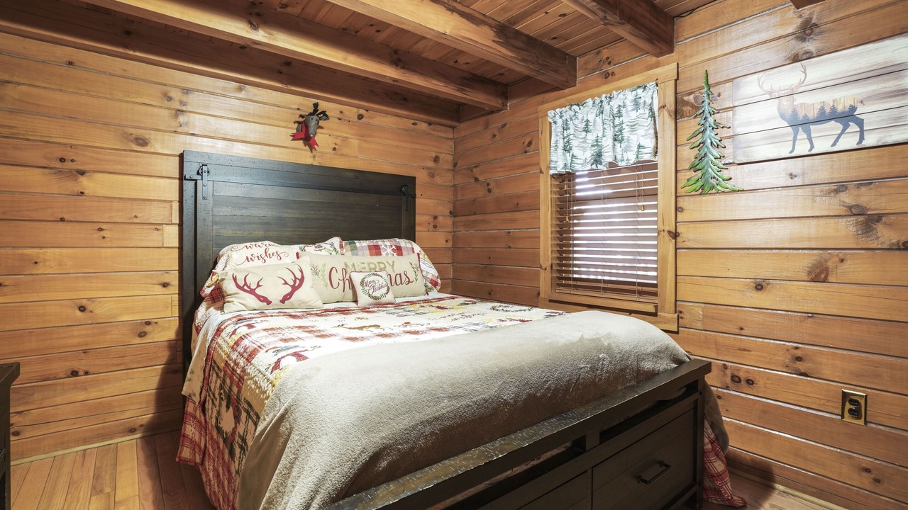 Photo of Bedroom in Laurelville